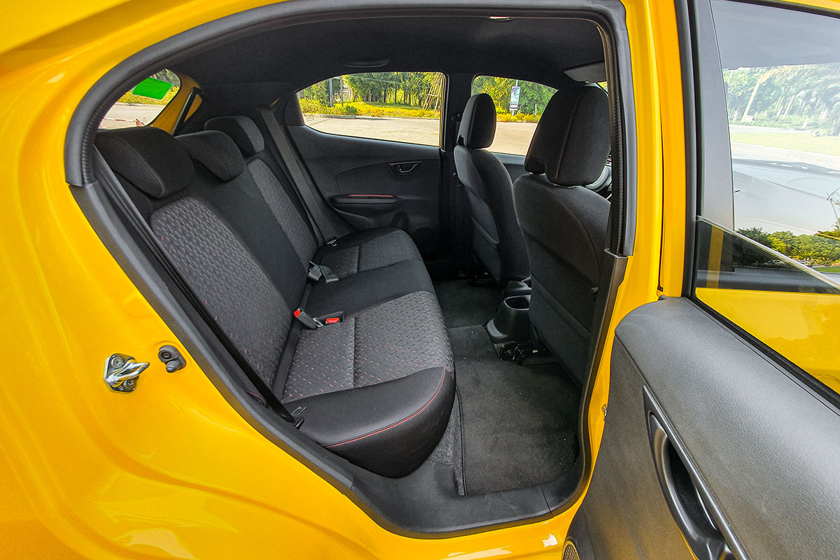 Đánh giá xe Honda Brio 2019: Ghế ngồi phía sau.