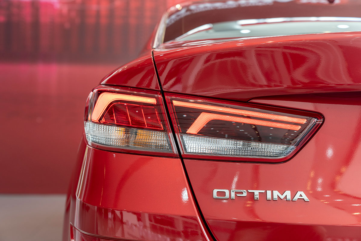 Đánh giá xe Kia Optima 2019: Cụm đèn hậu LED kiểu mới.