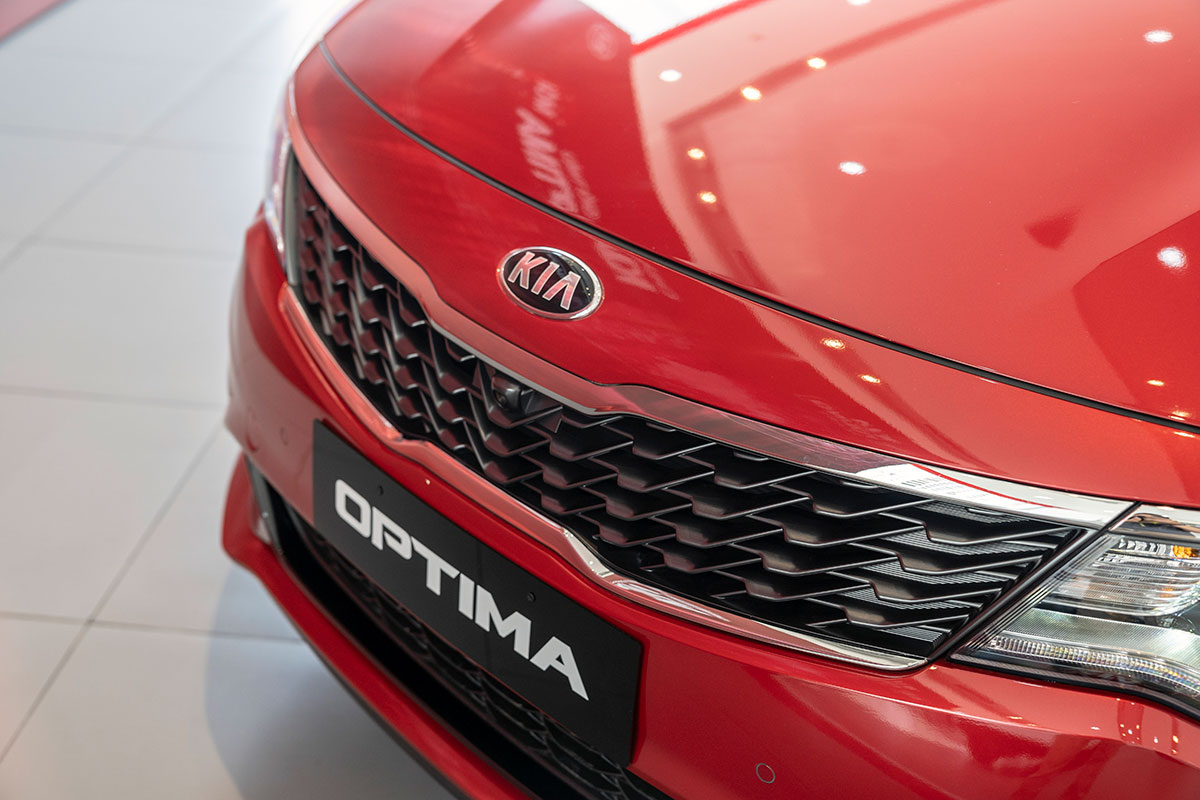 Đánh giá xe Kia Optima 2019: lưới tản nhiệt.