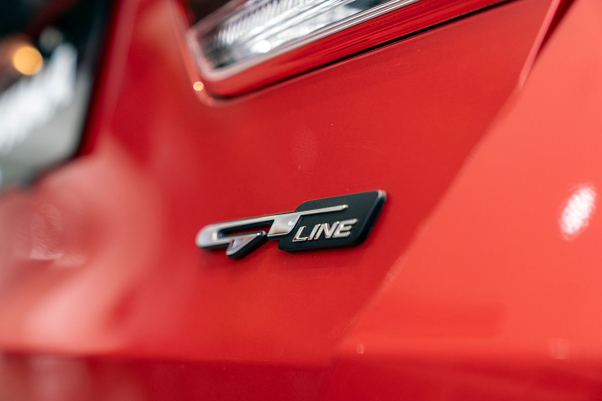 Đánh giá xe Kia Optima 2019: Biểu tượng GT-Line.