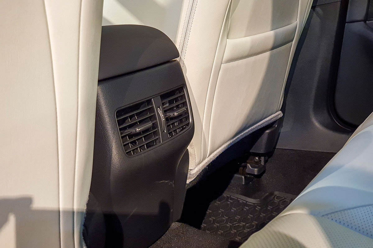 Đánh giá xe Mazda 3 2020 1.5L: Cửa gió đã được bổ sung thêm.