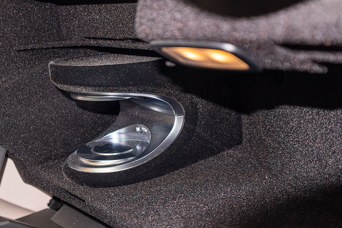Đánh giá xe Mercedes-Benz C200 Exclusive 2019: Hệ thống tạo hương thơm Air Balance.