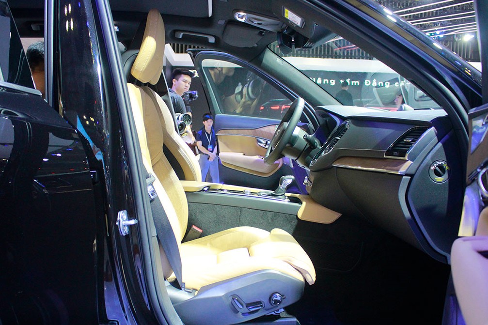 Nội thất sang trọng của Volvo XC90 facelift.