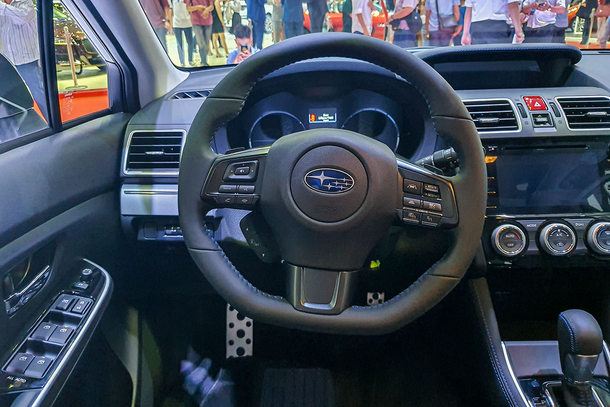 Vô lăng có chức năng điều chỉnh độ nghiêng, tầm lái trên Subaru Levorg 2020.