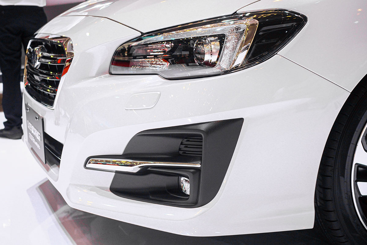 Subaru Levorg 2020 sở hữu lưới tản nhiệt lục giác viền chrome sáng.