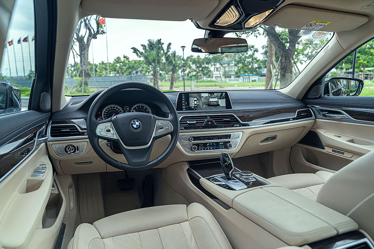 Đánh giá xe BMW 730Li 2019 có nội thất kiểu quý tộc.