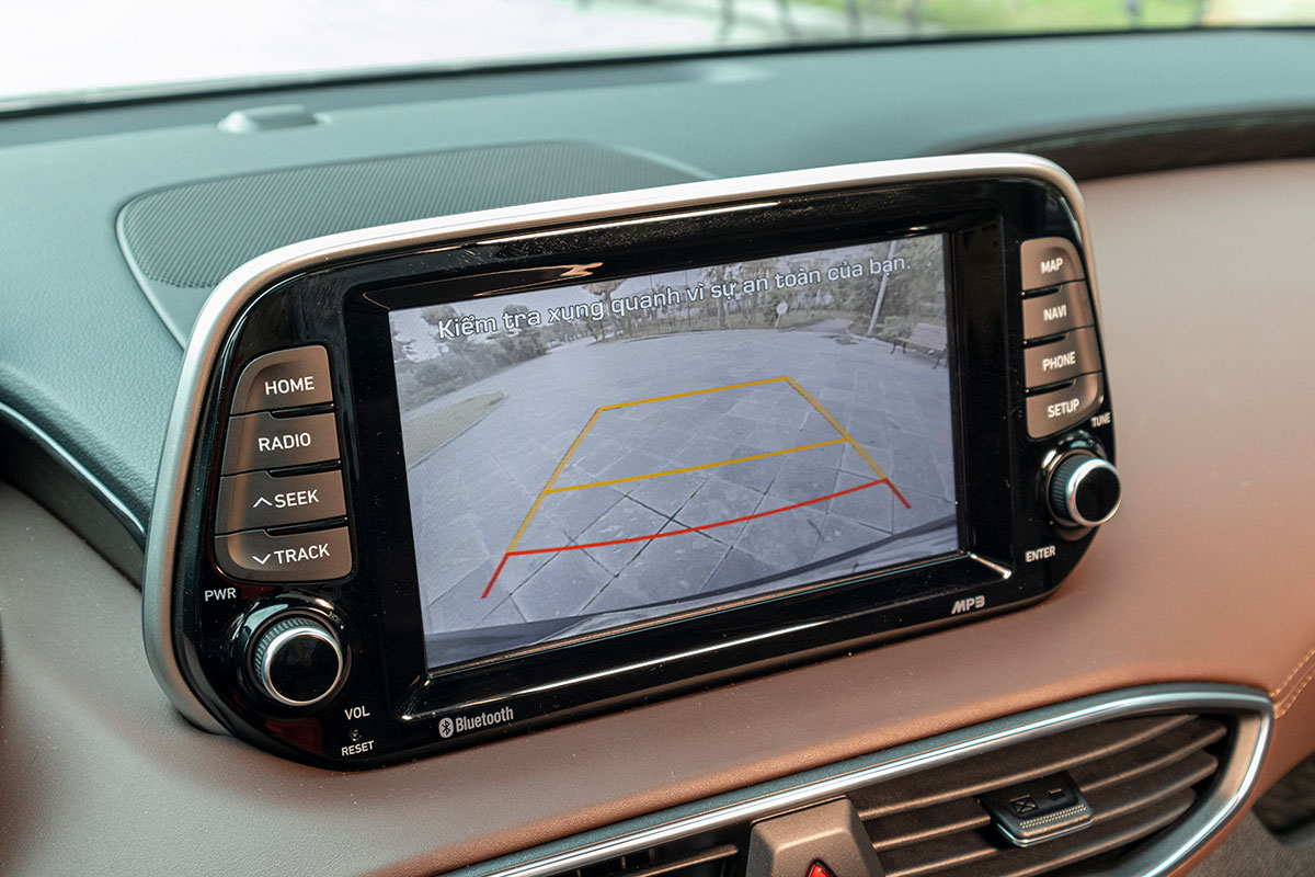 Đánh giá xe Hyundai Santa Fe 2019: Hệ thống an toàn 1.