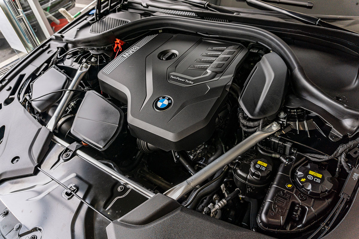 Đánh giá xe BMW 530i 2019: Động cơ giờ chỉ còn dung tích 2.0L.