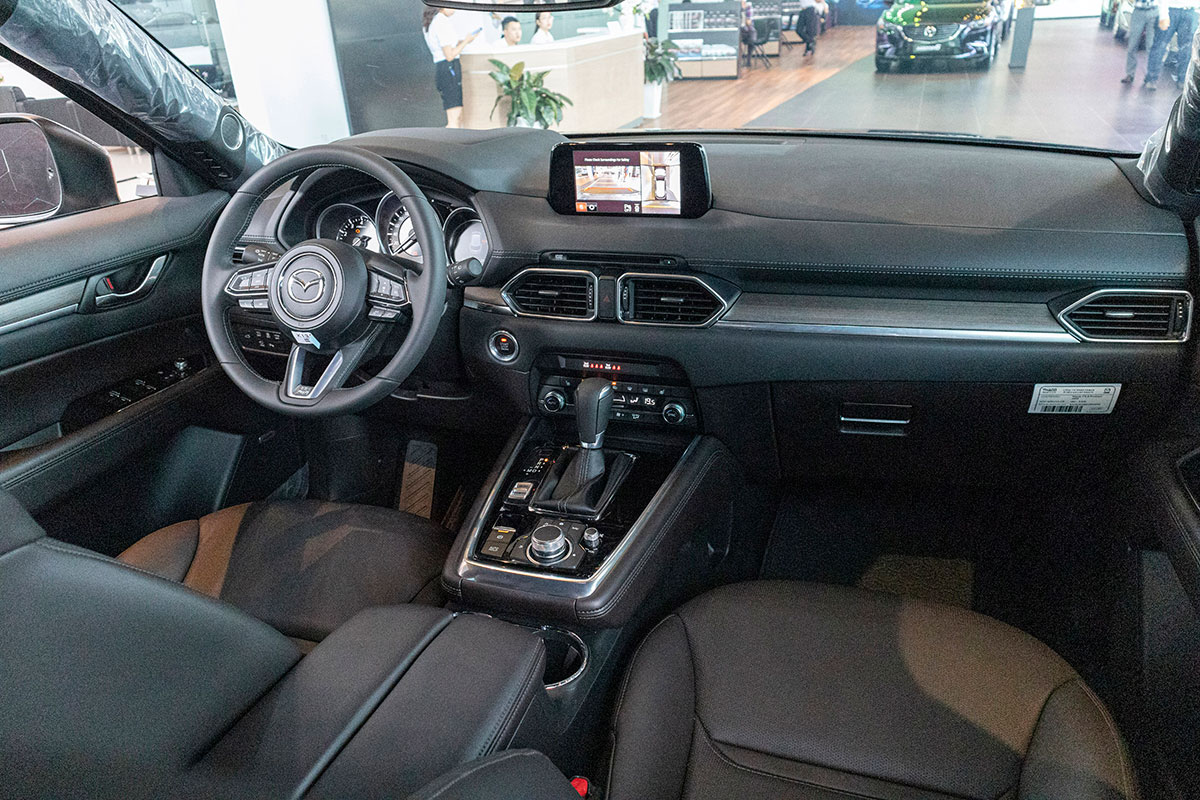 Nội thất xe Mazda CX-8 2019.