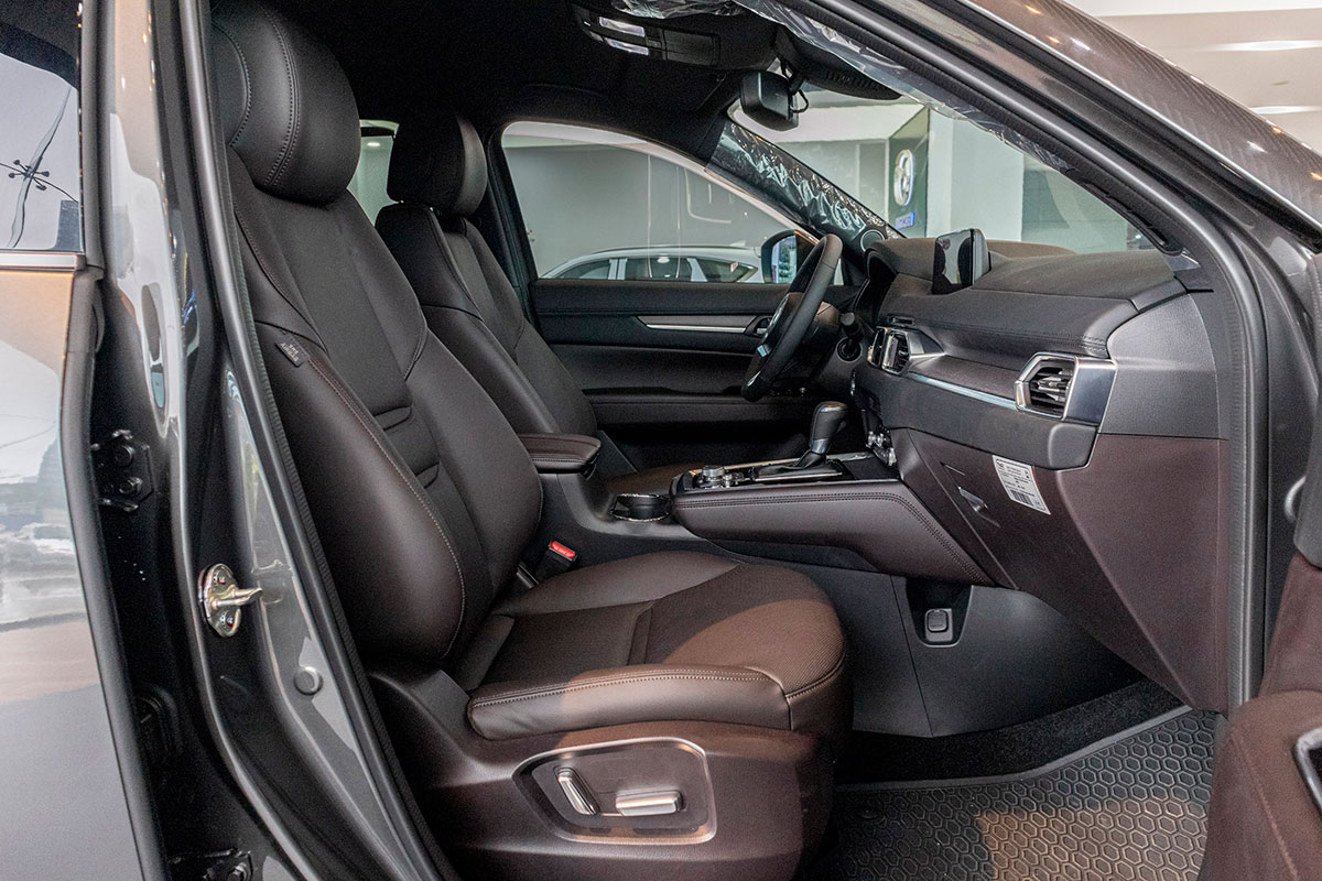 Hàng ghế trước của Mazda CX-8 2019 1.