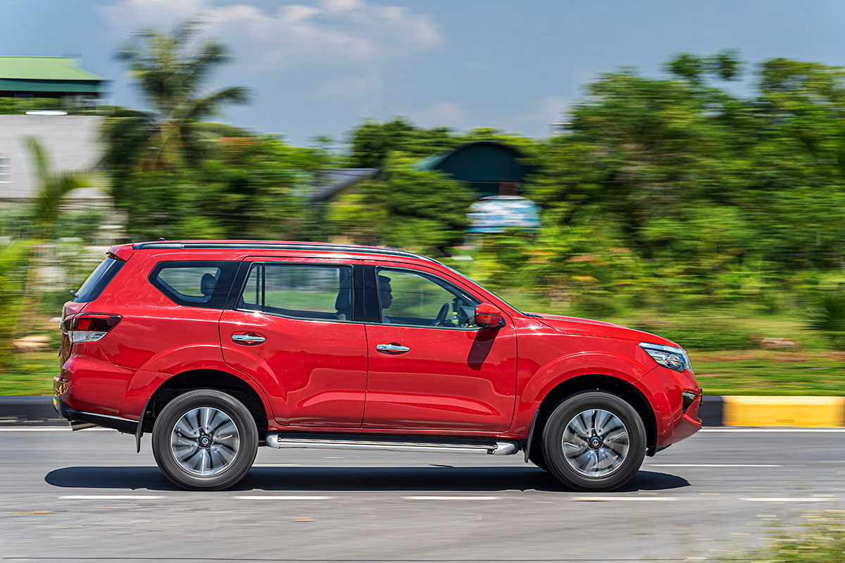 Đánh giá xe Nissan Terra 2019 về thiết kế thân xe a2