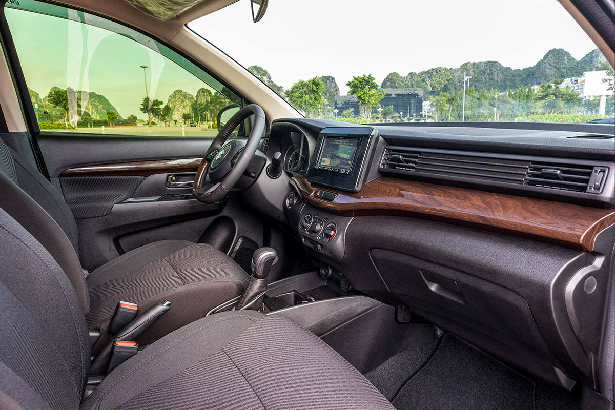 Đánh giá xe Suzuki Ertiga 2019: Cửa gió điều hoà gợi nhớ đến thiết kế của VW Passat.