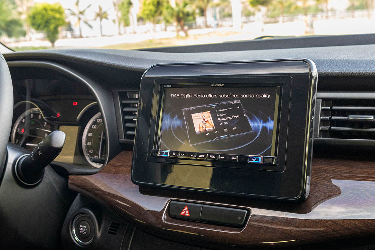 Đánh giá xe Suzuki Ertiga 2019: Màn hình trung tâm cảm ứng 7 inch.