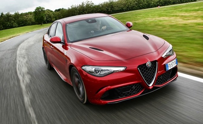Top 10 mẫu xe đẹp nhất năm 2019 - Alfa Romeo Giulia