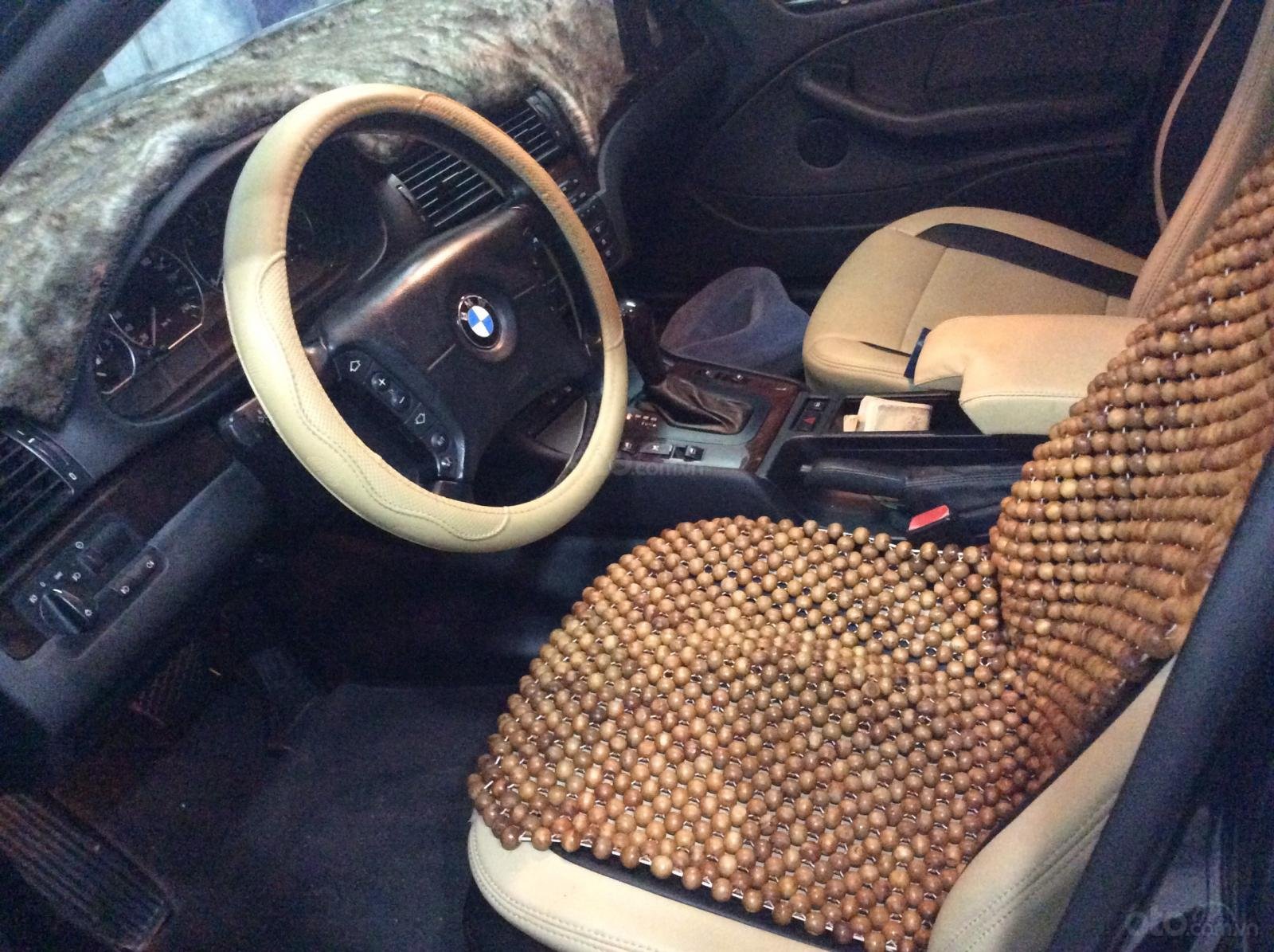 Chủ xe lên đời VinFast, BMW 325i 2005 được bán giá bèo chỉ 250 triệu đồng - Ảnh 2.
