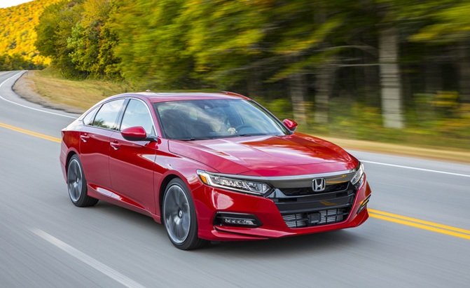 Top 10 mẫu sedan thoải mái nhất năm 2019 - Honda Accord