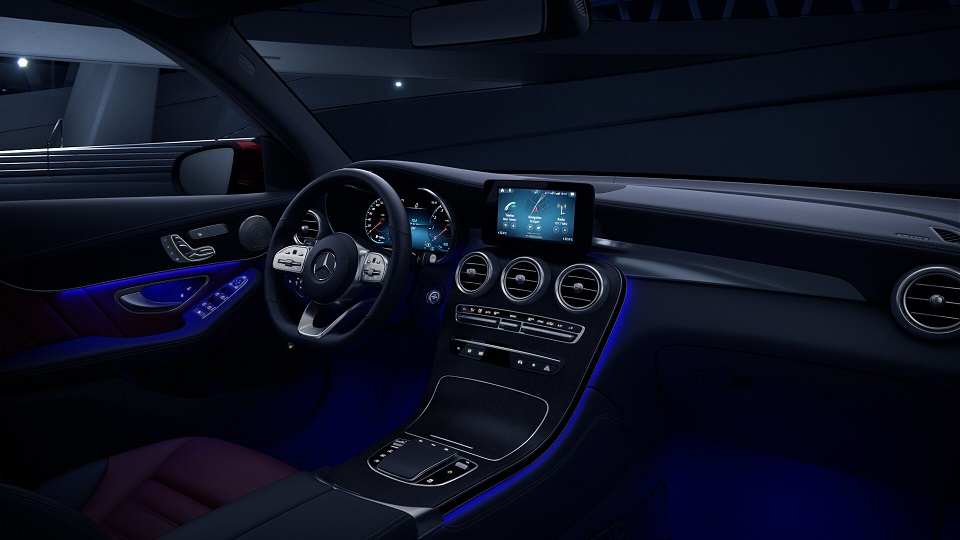 Mercedes-Benz GLC 300 4Matic bản nâng cấp chốt giá 2,56 tỷ đồng cho khách Việt a5
