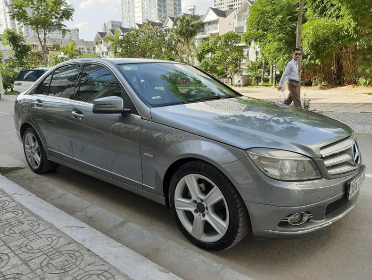 Mercedes-Benz C300 đời 2010: 510 triệu đồng.