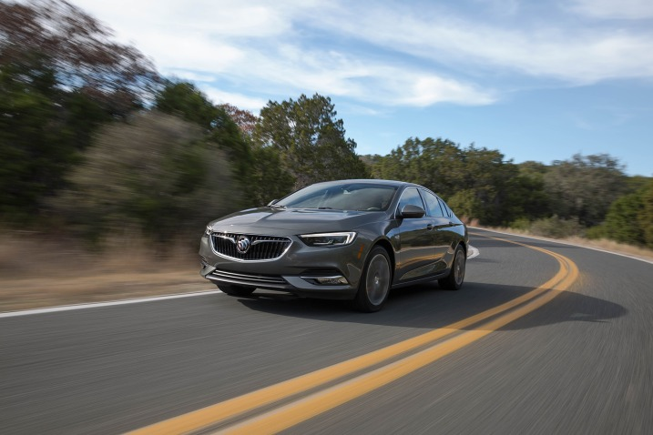 Những mẫu sedan cỡ trung tốt nhất đời 2020 - Buick Regal Sportback 2020 Những mẫu sedan cỡ trung tốt nhất đời 2020 - Buick Regal Sportback 2020