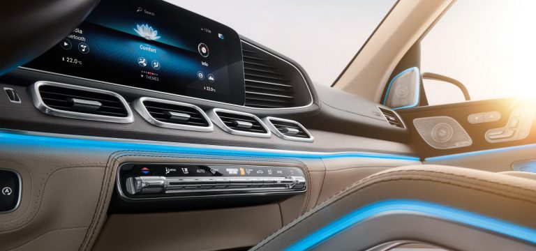Top 10 tính năng công nghệ mới của Mercedes-Benz trong năm 2019 - Energizing Coach
