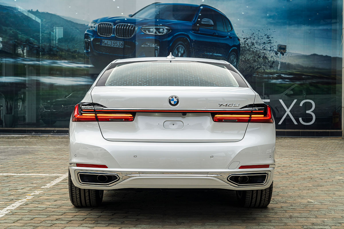 Đánh giá BMW 740Li LCI 2020: Thiết kế phía sau.