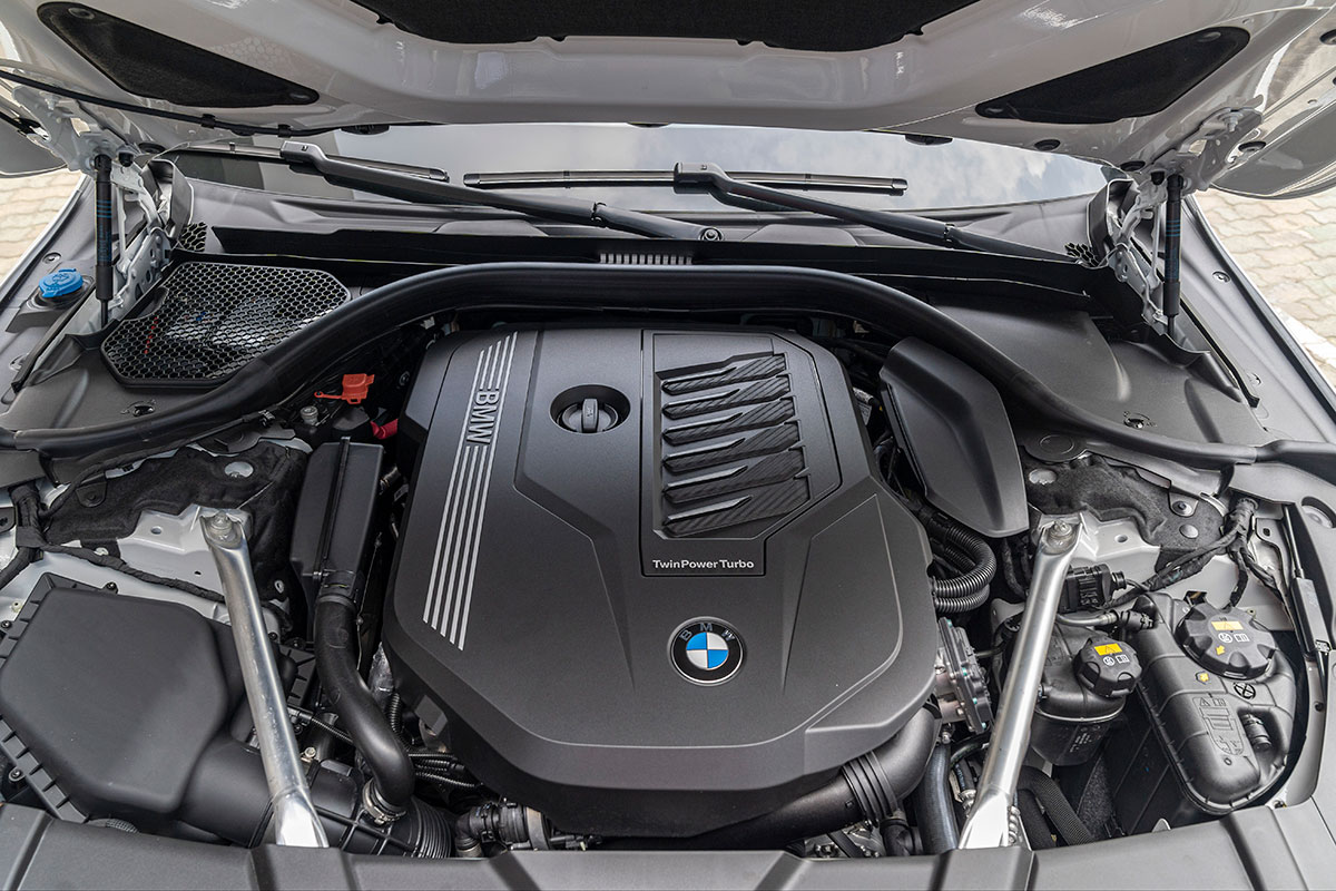 Đánh giá BMW 740Li LCI 2020: Động cơ TwinPower Turbo I-6 3.0L.