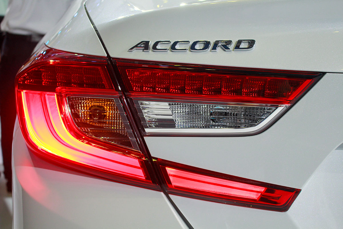 Ảnh chụp đèn hậu xe Honda Accord 2020