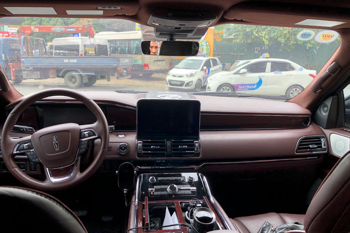 Bắt gặp hàng hiếm Lincoln Navigator 2019&nbsp;Black Label có giá gần 10 tỷ đồng tại Việt Nam a12