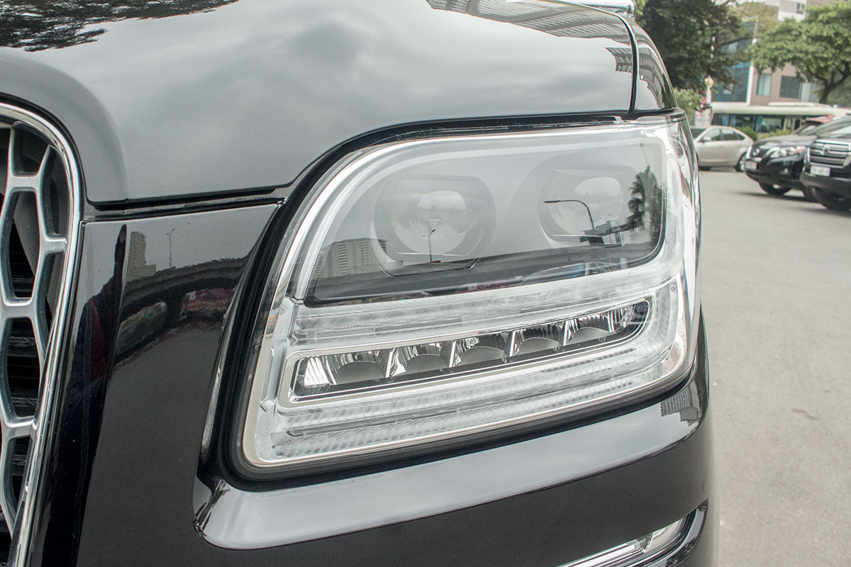 Bắt gặp hàng hiếm Lincoln Navigator 2019&nbsp;Black Label có giá gần 10 tỷ đồng tại Việt Nam a3