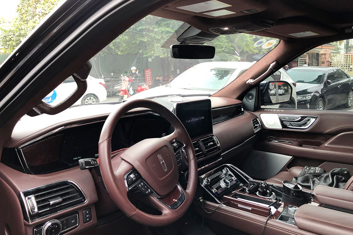 Bắt gặp hàng hiếm Lincoln Navigator 2019&nbsp;Black Label có giá gần 10 tỷ đồng tại Việt Nam a54