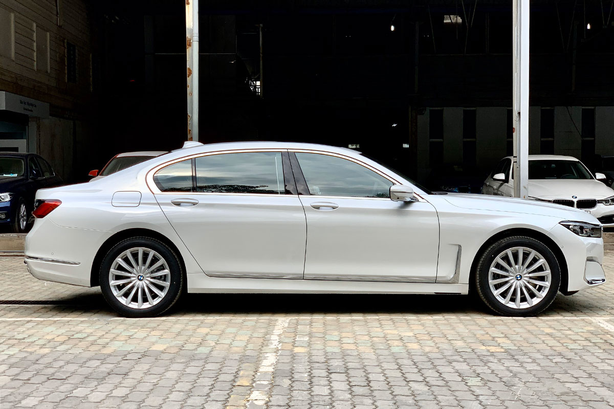 Đánh giá xe BMW 740Li LCI 2020: Thiết kế thân xe.