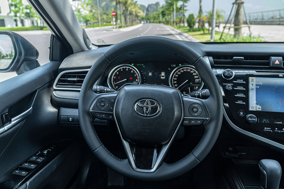 Toyota Camry 2.5Q 2019: vô-lăng Toyota Camry 2.5Q 2019: vô-lăng.