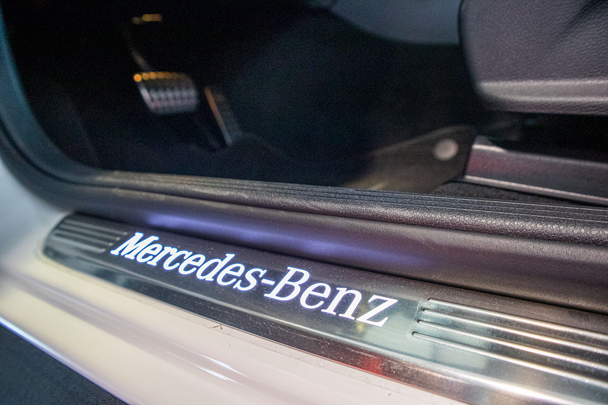 Trọn bộ ảnh chi tiết xe Mercedes-Benz GLC 300 4Matic 2020 mới về Việt Nam a45