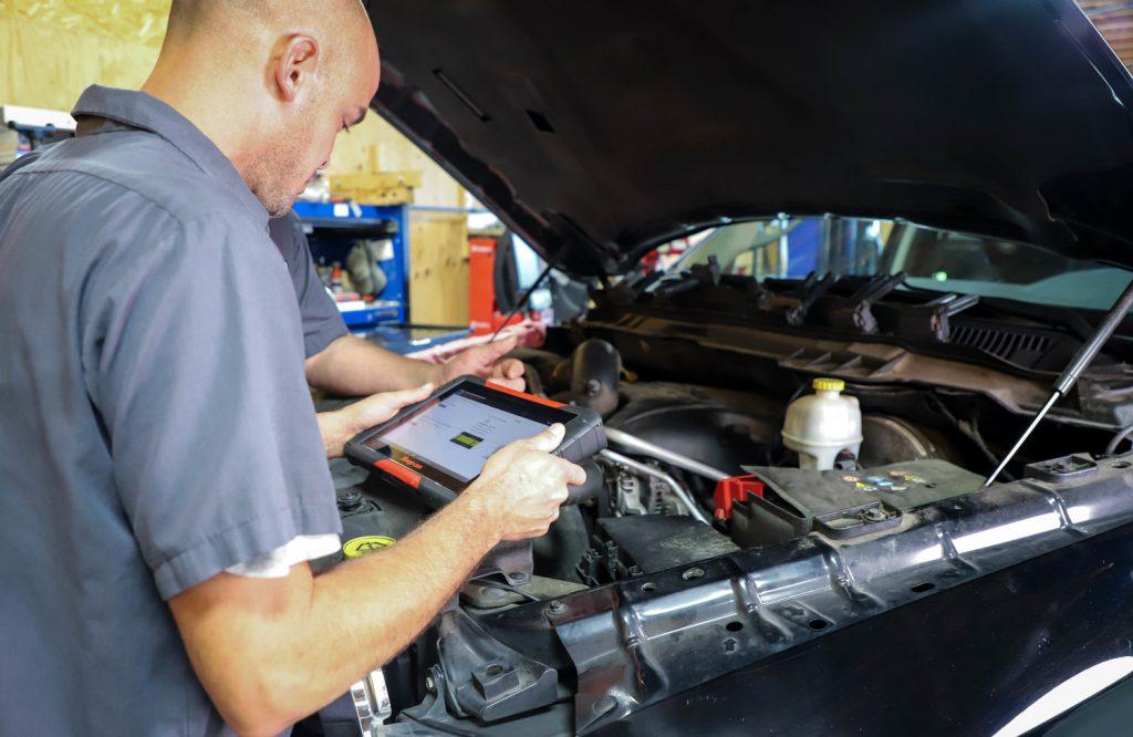 Nếu chưa an tâm, hay mang ô tô tới cơ sở sửa chữa để kiểm tra động cơ.