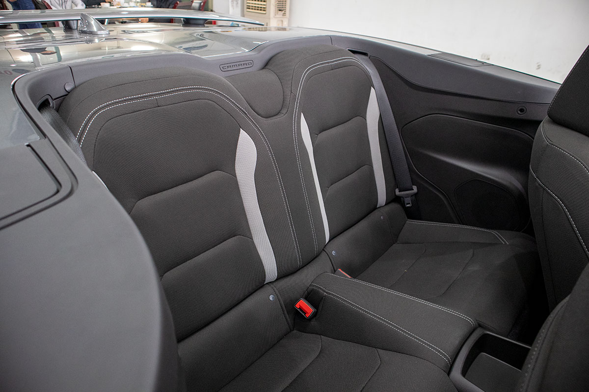 Ngắm chi tiết Chevrolet Camaro Convertible RS 2020 vừa về Việt Nam a22