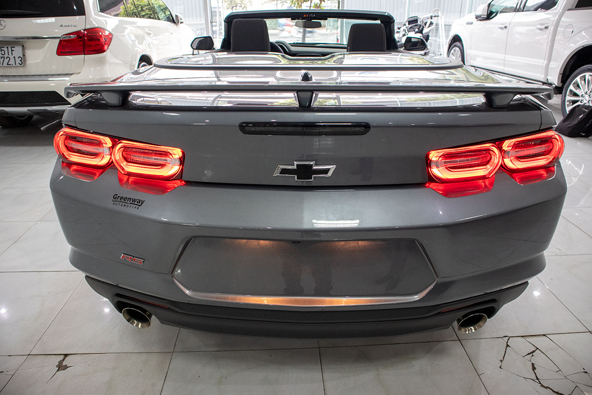 Bộ ảnh chi tiết xe Chevrolet Camaro Convertible RS 2020 mới về Việt Nam a13