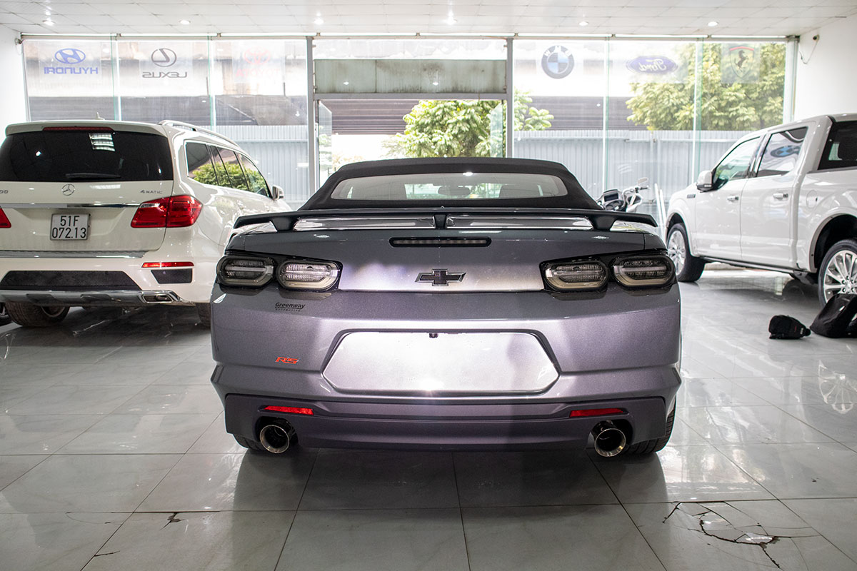 Bộ ảnh chi tiết xe Chevrolet Camaro Convertible RS 2020 mới về Việt Nam a11