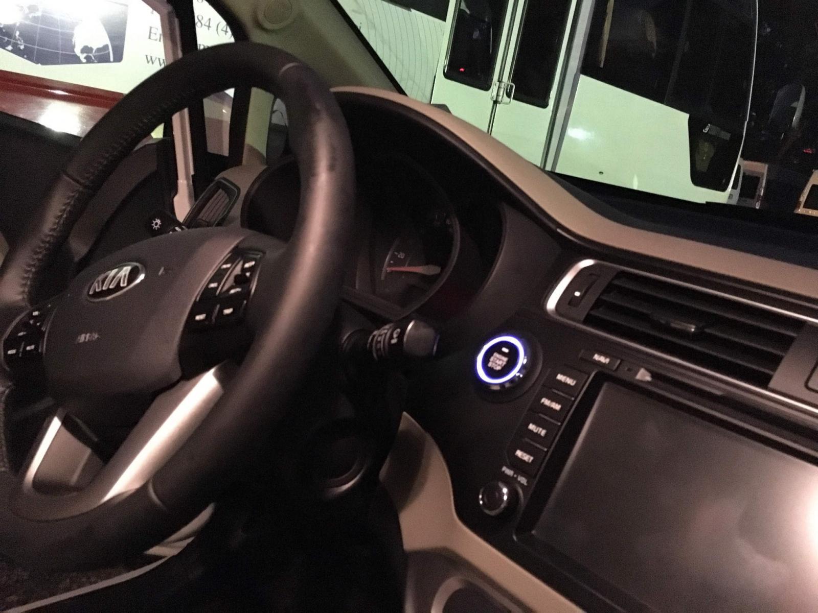 Ưu điểm Kia Rio Hatchback - Smart Key Ưu điểm Kia Rio Hatchback - Smart Key