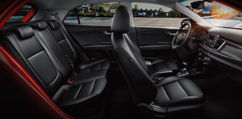 Ưu điểm Kia Rio Hatchback - Buồng lái thân thiện người dùng Ưu điểm Kia Rio Hatchback - Buồng lái thân thiện người dùng
