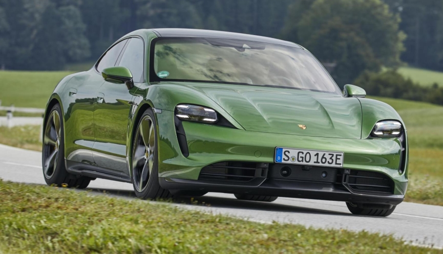 Porsche Taycan.