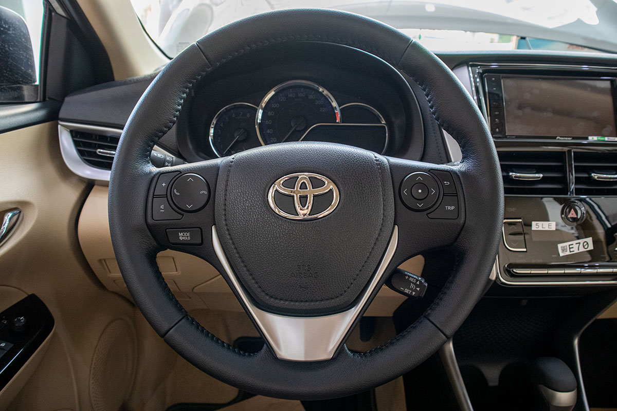 Ảnh chụp vô-lăng xe Toyota Vios 2020