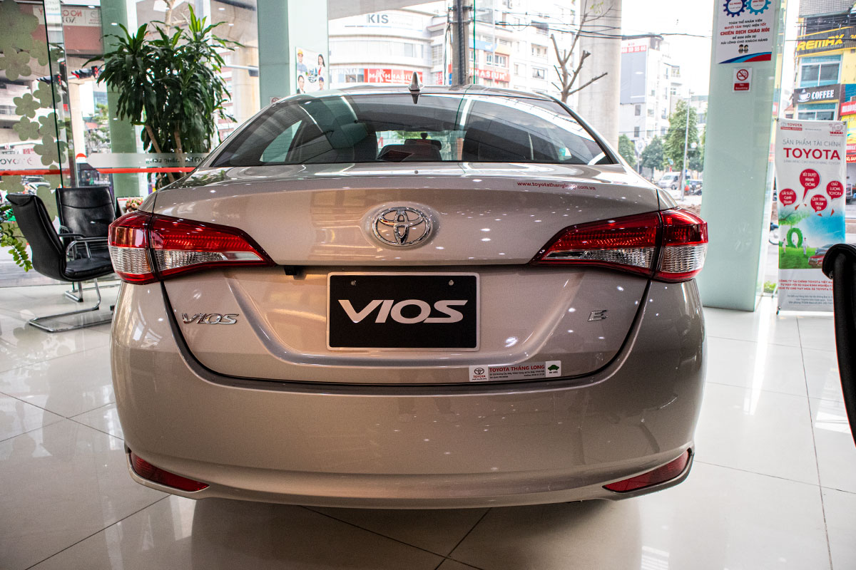 Ảnh chụp đuôi xe Toyota Vios 2020