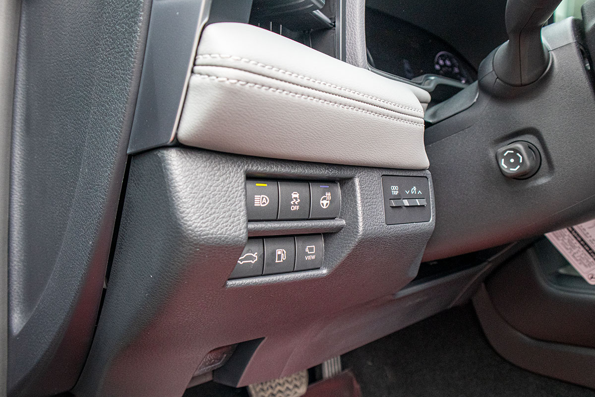v Ảnh chi tiết xe Toyota Avalon Hybrid 2020 đầu tiên tại Việt Nam a53