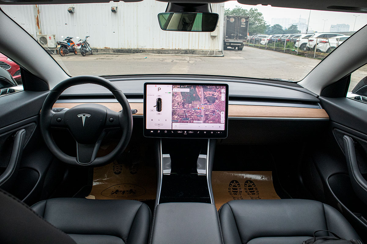 Ngắm xe hơi thuần điện Tesla Model 3 tại Việt Nam, nhiều chi tiết thú vị a13