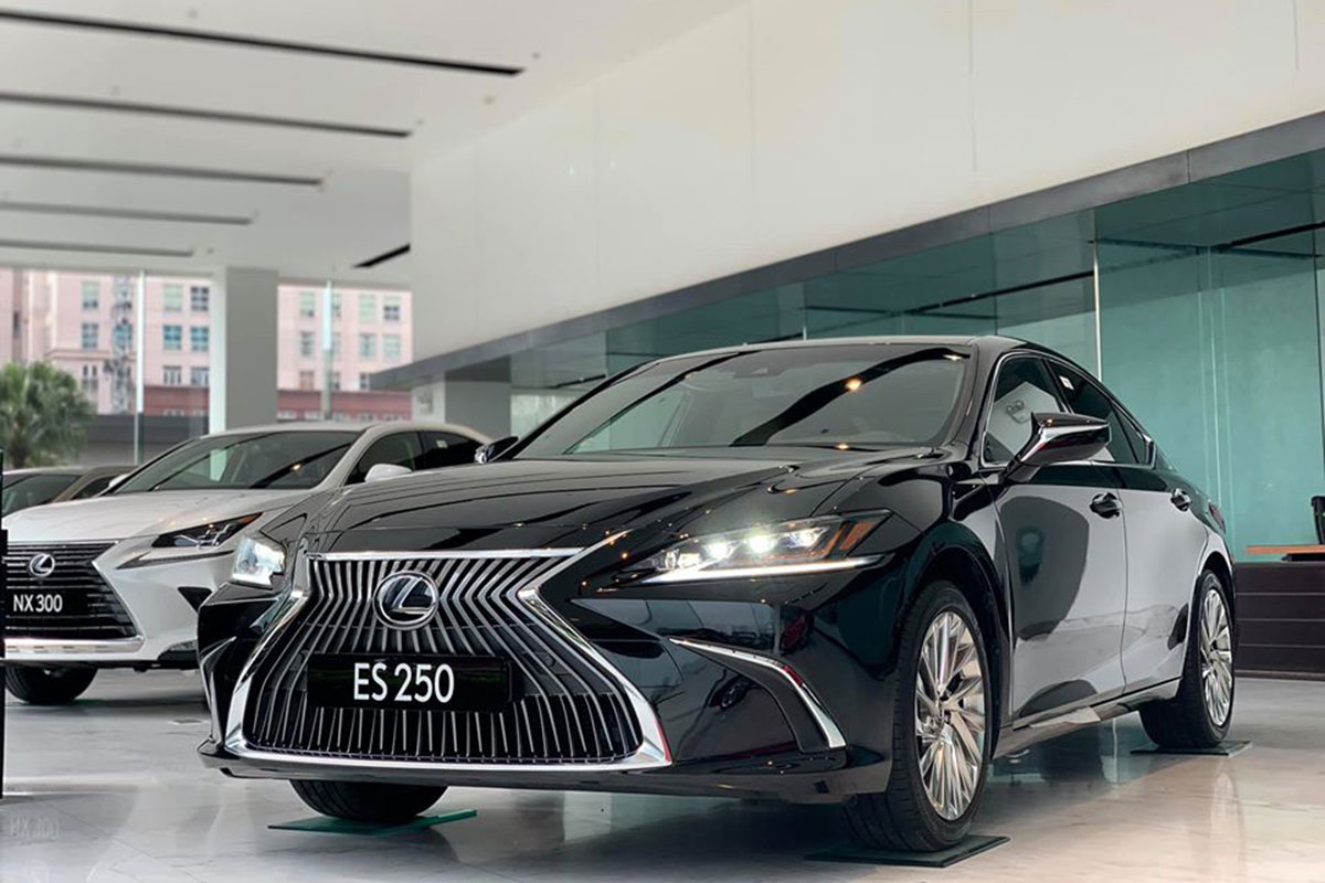 Lexus ES 250 2020 đã chốt giá tại Việt Nam, rẻ hơn Mercedes-Benz E350 AMG a1