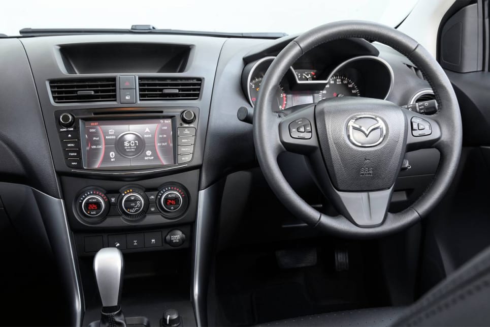 Đánh giá xe Mazda BT-50 về thiết kế nội thất Đánh giá xe Mazda BT-50 về thiết kế nội thất