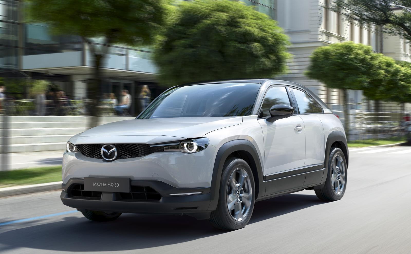 Đánh giá xe Mazda MX-30 2021 về động cơ xe Mazda MX-30 2021 đang chạy