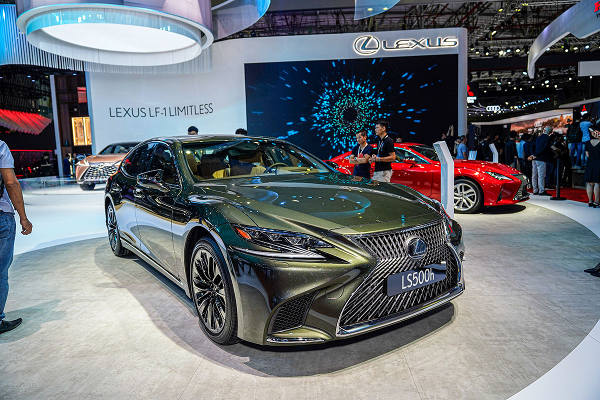 Lexus LS 500 2020 được giới thiệu tại triển lãm VMS 2019.