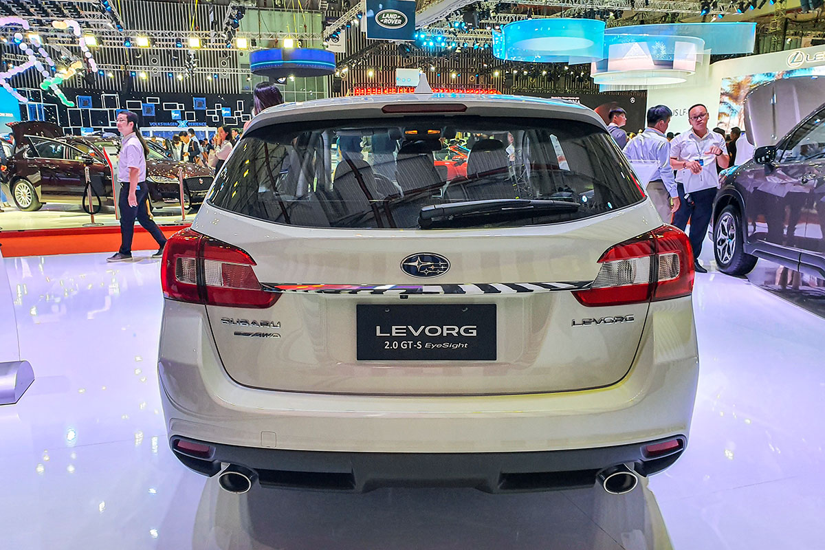 Đánh giá xe Subaru Levorg 2020: Đuôi xe bề thế Ảnh chụp đuôi xe Subaru Levorg 2020