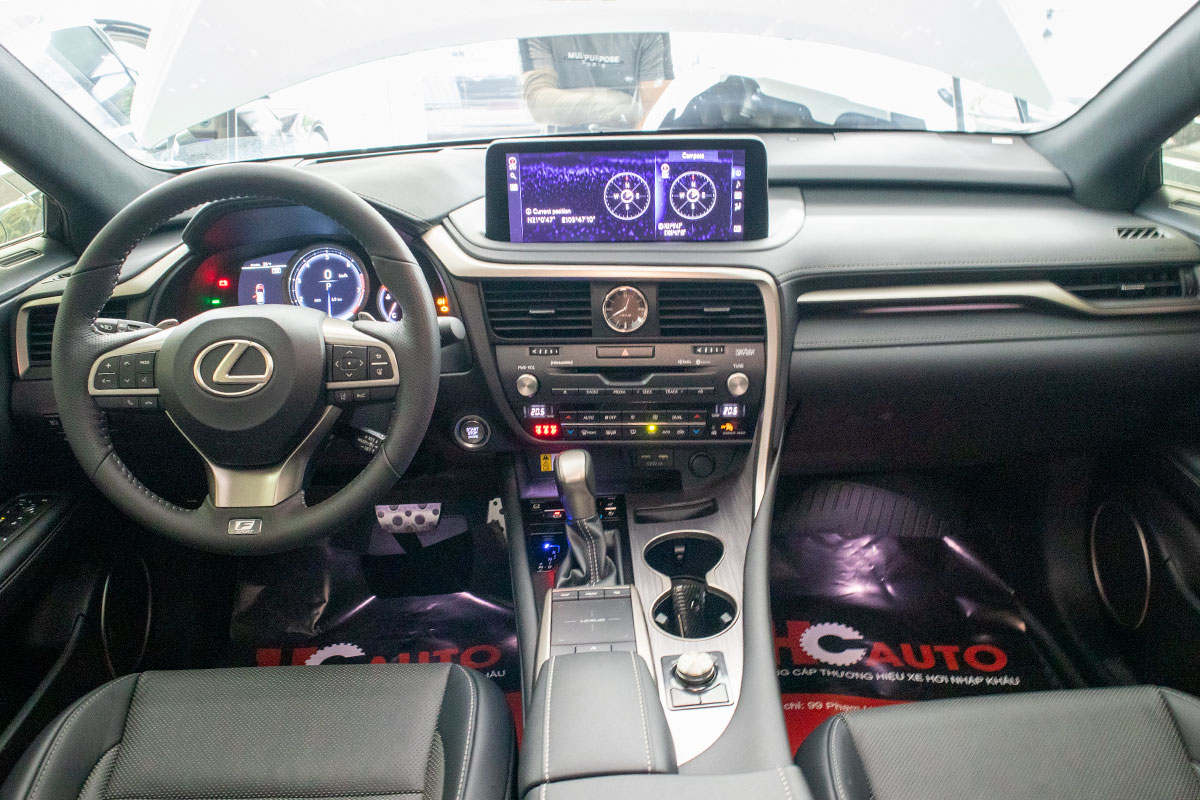 Lexus RX350 F-Sport 2020 đắt hơn hàng chính hãng gần 1 tỷ đồng có gì? a11